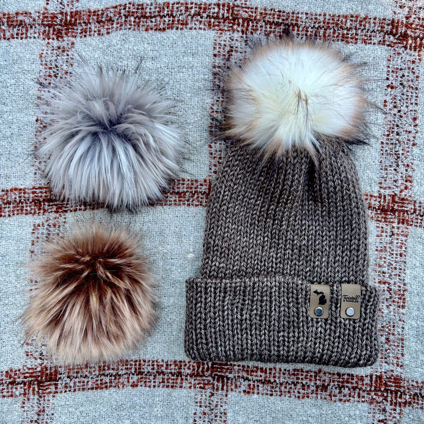 The Twisted Beanie - Taupe
